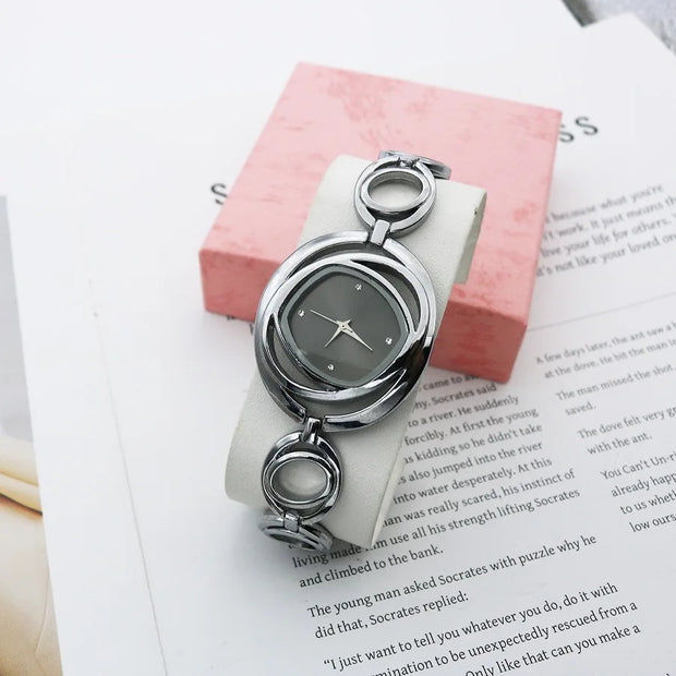 Light luxury fashion women's quartz watch, casual women's fashion bracelet watch, women's alloy watch can be customized