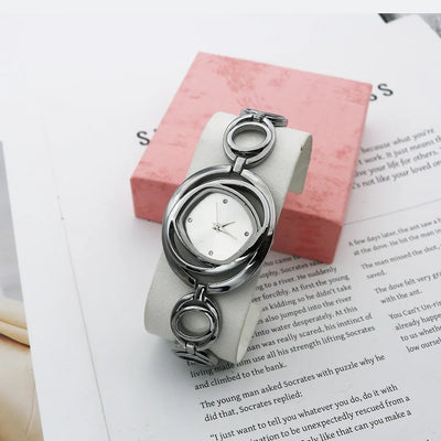 Light luxury fashion women's quartz watch, casual women's fashion bracelet watch, women's alloy watch can be customized